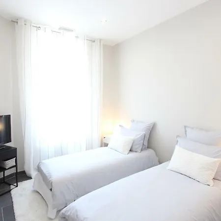 Apartment Luxurious 2bedrooms, Monte Carlo Train Station #28 *