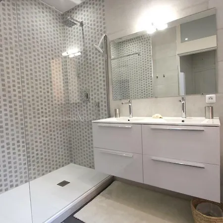 Luxurious 2bedrooms, Monte Carlo Train Station #28 Apartment Beausoleil